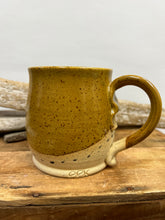 Load image into Gallery viewer, Bee Mug - Mustard Yellow
